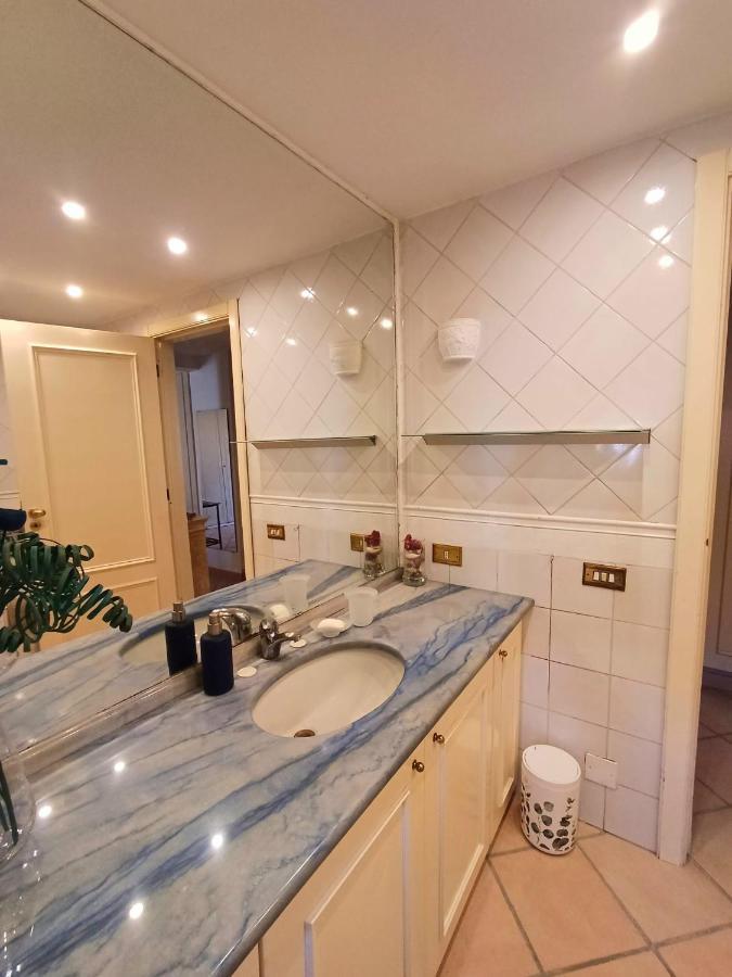 Lucariello Apartment Наполи Екстериор снимка